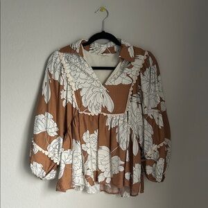 Chic Floral Women's Blouse in Brown and White